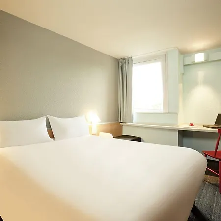 Ibis Paris