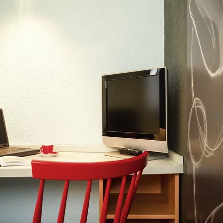 Ibis Paris 3*