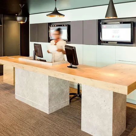 Ibis Paris ז'נווילייה