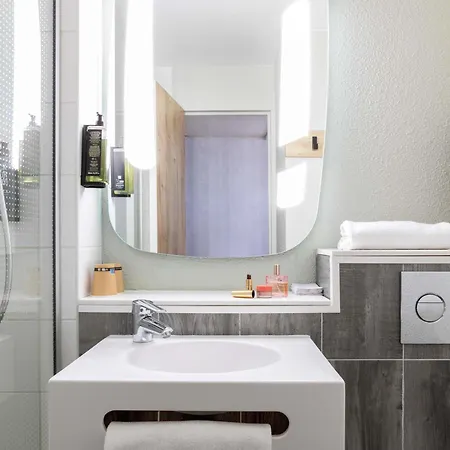 Ibis Paris