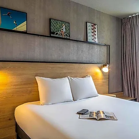 Ibis Paris 3*