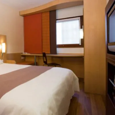 Ibis Paris