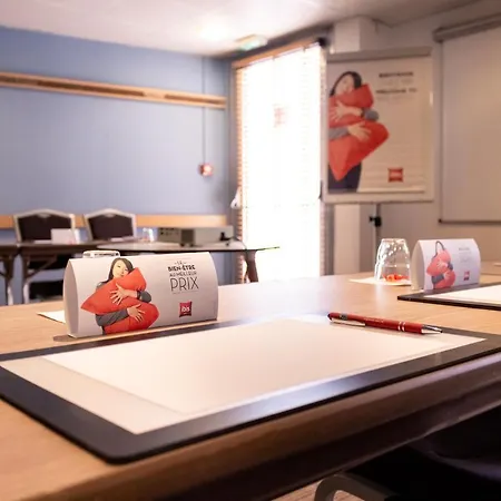 ホテル Ibis Paris ジュヌヴィリエ